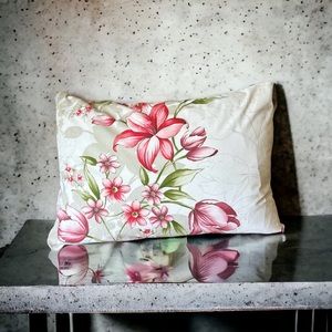 2 pillowcases. Zippered and high quality. 100% cotton